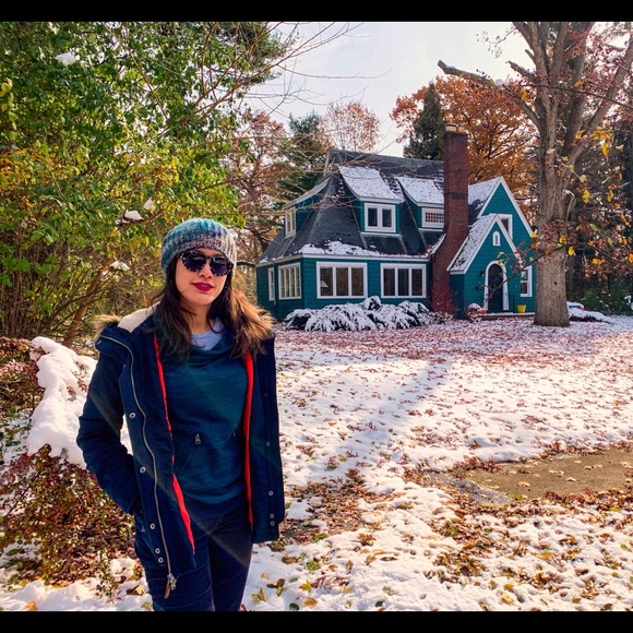 Hello Poshers 💕 - Picture 4 of 8